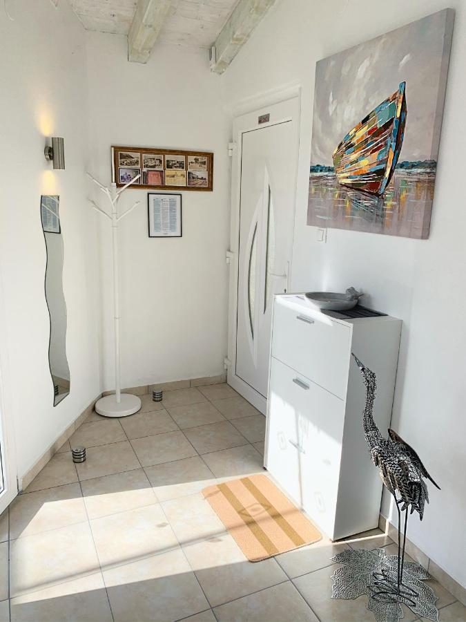 Apartment Helena กานฟานาร์ ภายนอก รูปภาพ