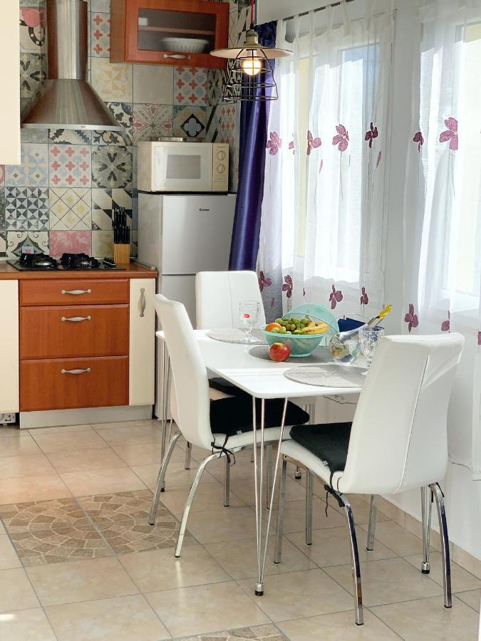Apartment Helena กานฟานาร์ ภายนอก รูปภาพ