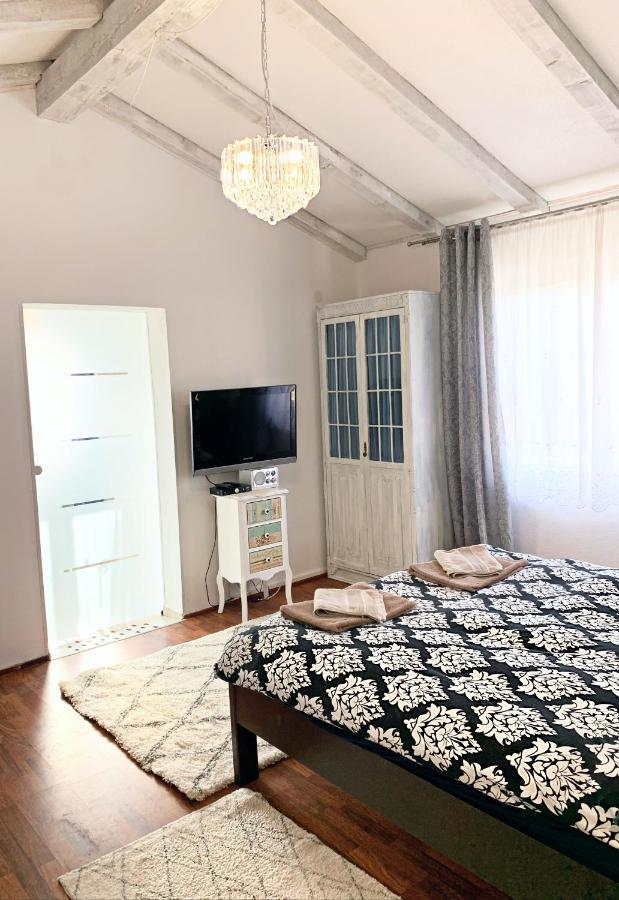 Apartment Helena กานฟานาร์ ภายนอก รูปภาพ