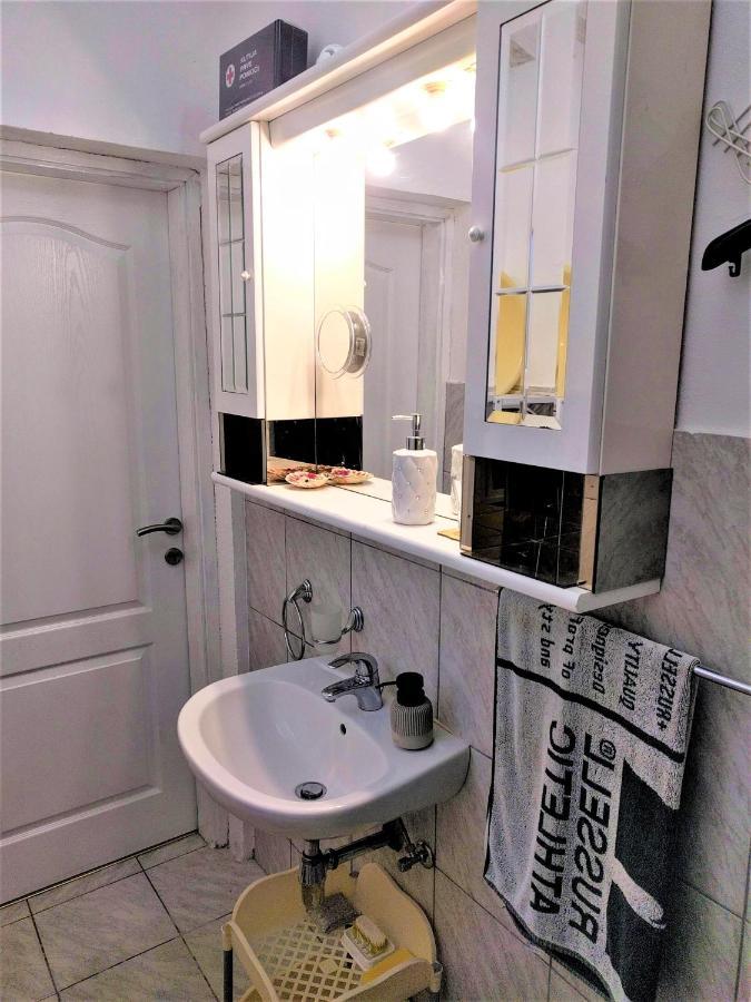 Apartment Helena กานฟานาร์ ภายนอก รูปภาพ