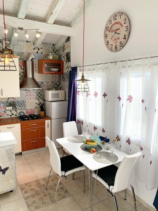 Apartment Helena กานฟานาร์ ภายนอก รูปภาพ